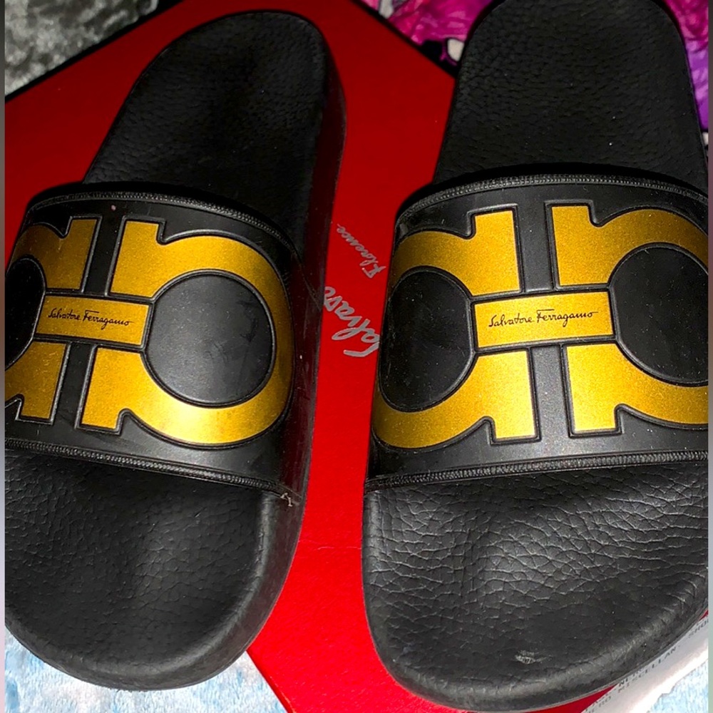 Mens Salvatore Ferragamo Smooth Mens Slides size 8 black and gold